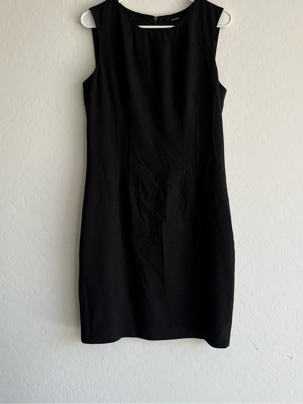 Tahari Black Sleeveless Sheath Midi Dress